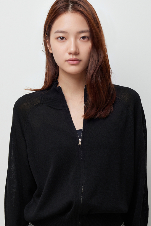 https://img.benettonmall.com/PARTS/KS/26F/SAKC10641BK_MB_D3.jpg?cb=1789410927