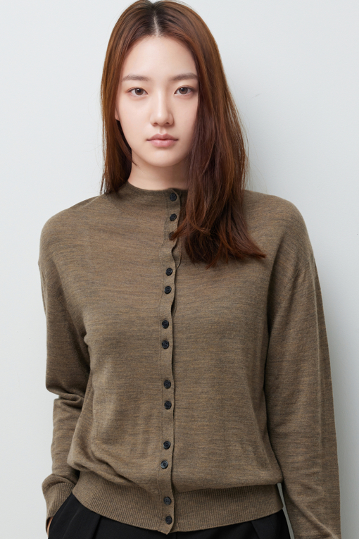 https://img.benettonmall.com/PARTS/KS/26F/SAKC31661MW_MB_M3.jpg?cb=1789983961