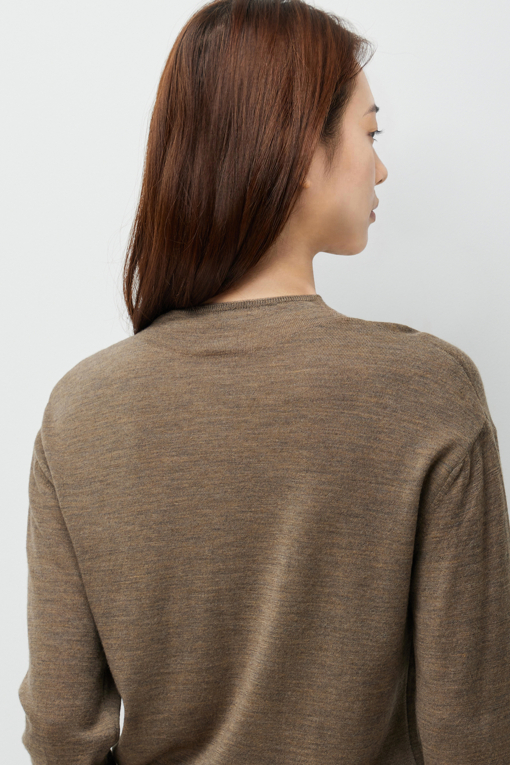 https://img.benettonmall.com/PARTS/KS/26F/SAKC31661MW_MB_M4.jpg?cb=1789983961
