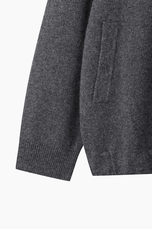 https://img.benettonmall.com/PARTS/KS/26F/SAKC40661DG_MB_D3.jpg?cb=1789983961