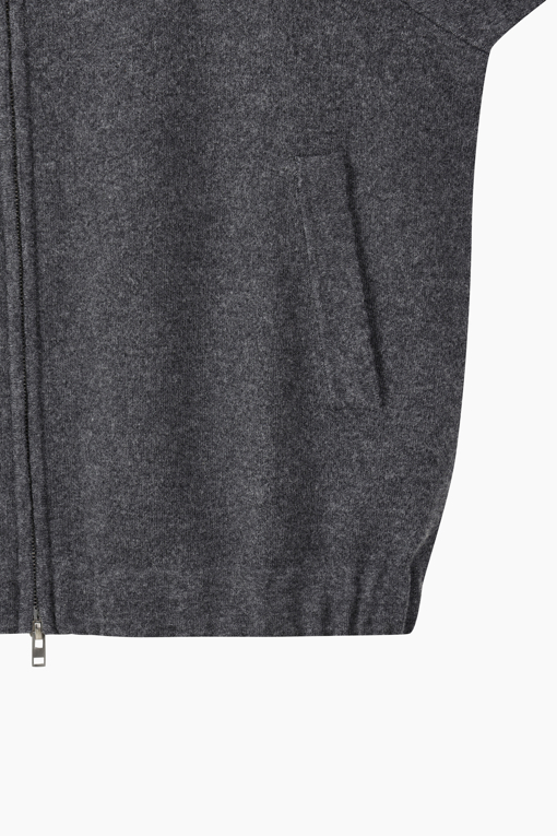 https://img.benettonmall.com/PARTS/KS/26F/SAKC40661DG_MB_D4.jpg?cb=1789983961