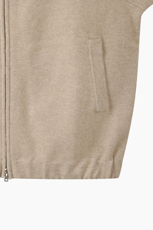 https://img.benettonmall.com/PARTS/KS/26F/SAKC40661ME_MB_D5.jpg?cb=1789983961