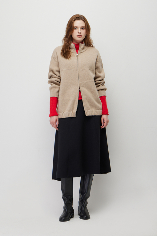 https://img.benettonmall.com/PARTS/KS/26F/SAKC40661ME_MB_M4.jpg?cb=1790808094