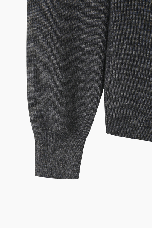 https://img.benettonmall.com/PARTS/KS/26F/SAKC42661DG_MB_D3.jpg?cb=1789983961