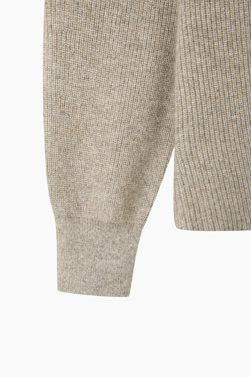 https://img.benettonmall.com/PARTS/KS/26F/SAKC42661MW_MB_D3.jpg?cb=1789983961