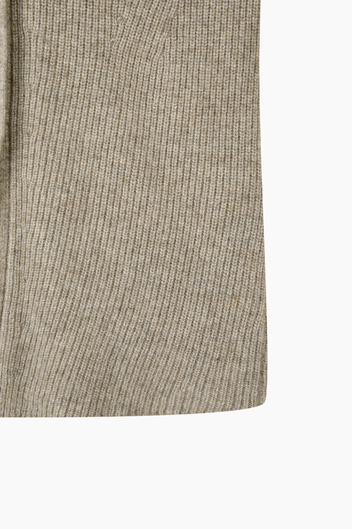 https://img.benettonmall.com/PARTS/KS/26F/SAKC42661MW_MB_D4.jpg?cb=1789983961