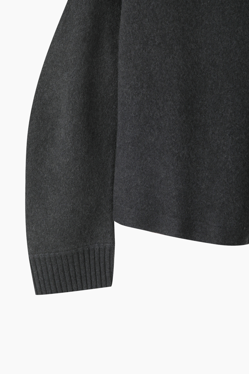 https://img.benettonmall.com/PARTS/KS/26F/SAKC43661DG_MB_D3.jpg?cb=1789983961