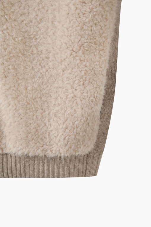 https://img.benettonmall.com/PARTS/KS/26F/SAKC48661BG_MB_D4.jpg?cb=1793028892