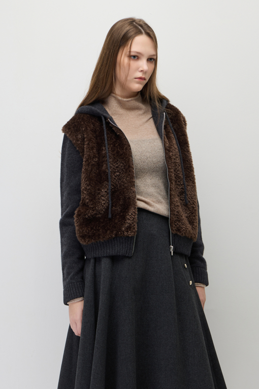 https://img.benettonmall.com/PARTS/KS/26F/SAKC48661CG_MB_M1.jpg?cb=1793028892
