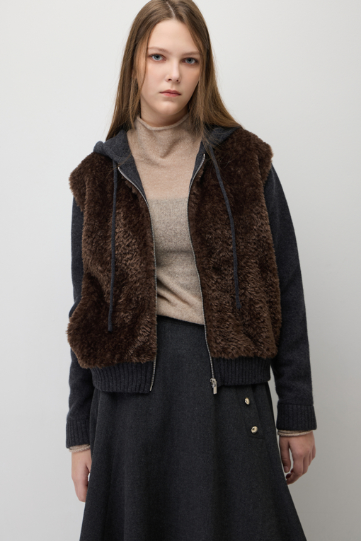 https://img.benettonmall.com/PARTS/KS/26F/SAKC48661CG_MB_M3.jpg?cb=1793028892