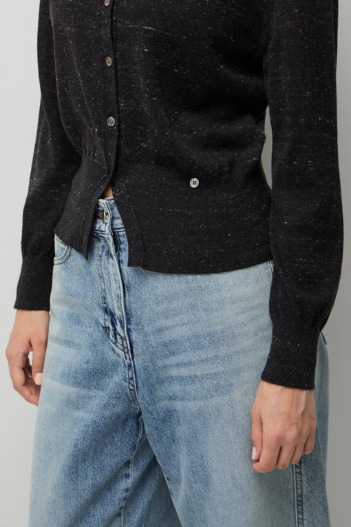 https://img.benettonmall.com/PARTS/KS/26F/SAKC73641BR_MB_D4.jpg?cb=1792113748