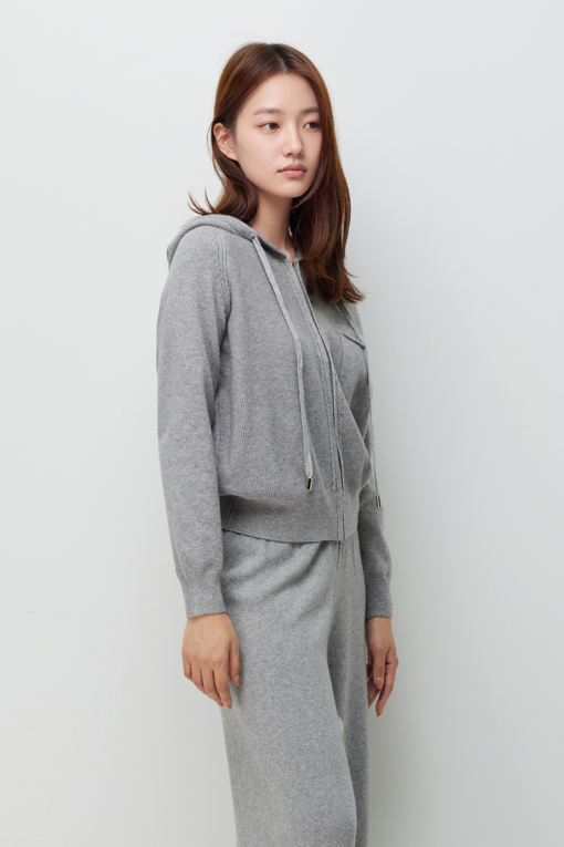 https://img.benettonmall.com/PARTS/KS/26F/SAKC81661GR_MB_M1.jpg?cb=1790808094