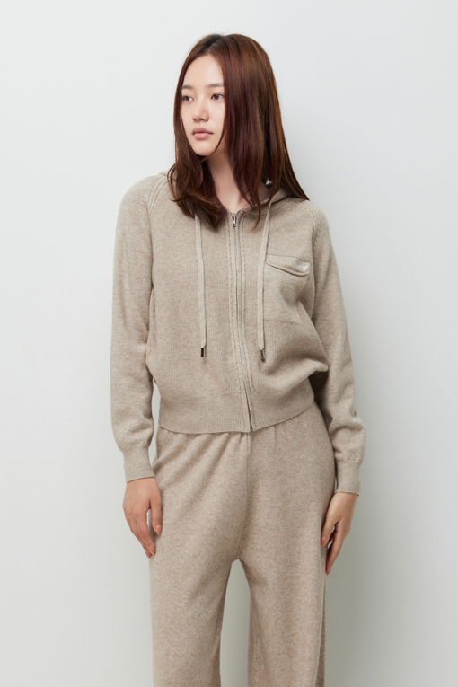 https://img.benettonmall.com/PARTS/KS/26F/SAKC81661ME_MB_M0.jpg?cb=1790808094