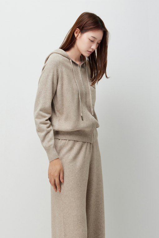 https://img.benettonmall.com/PARTS/KS/26F/SAKC81661ME_MB_M1.jpg?cb=1790808094