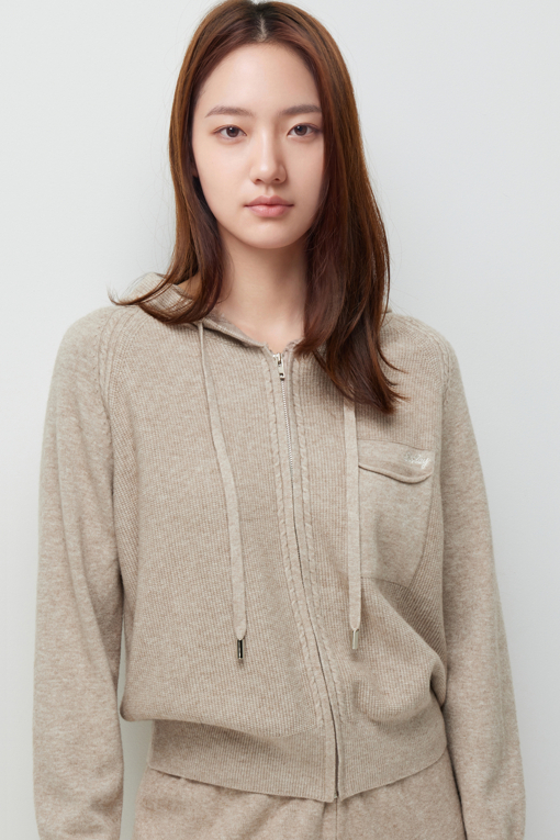 https://img.benettonmall.com/PARTS/KS/26F/SAKC81661ME_MB_M3.jpg?cb=1790808094