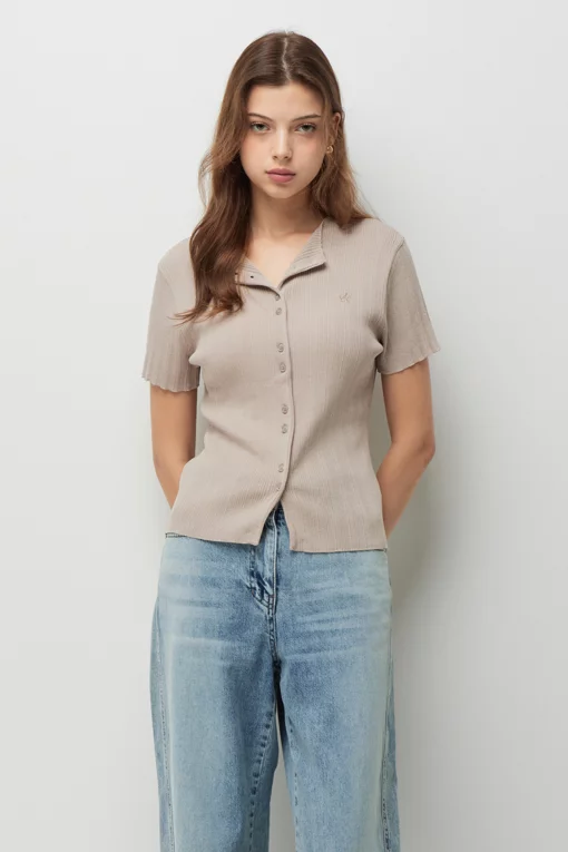 https://img.benettonmall.com/PARTS/KS/26F/SAKCE1641BE_MB.jpg?cb=1787100377