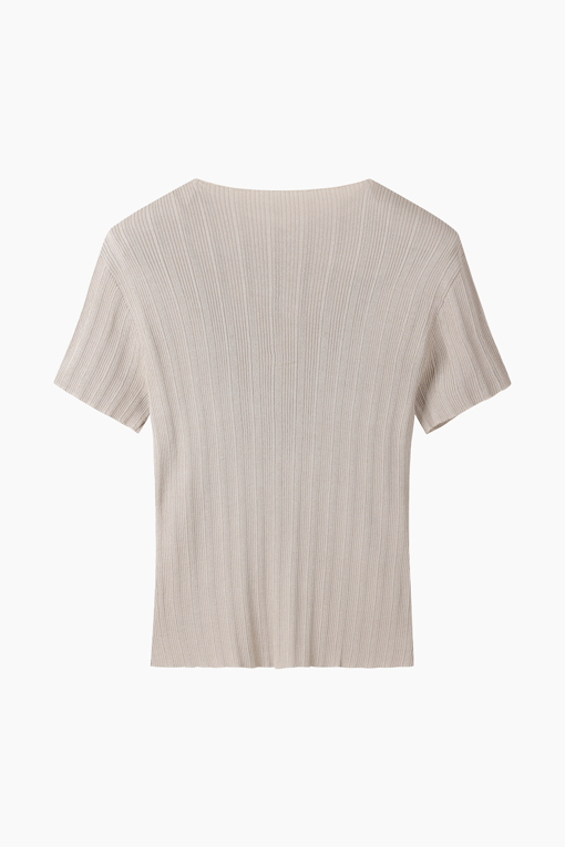https://img.benettonmall.com/PARTS/KS/26F/SAKCE1641BE_MB_D11.jpg?cb=1787100377