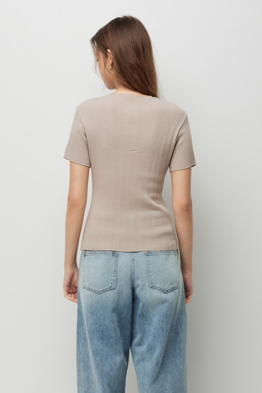 https://img.benettonmall.com/PARTS/KS/26F/SAKCE1641BE_MB_D2.jpg?cb=1786279682