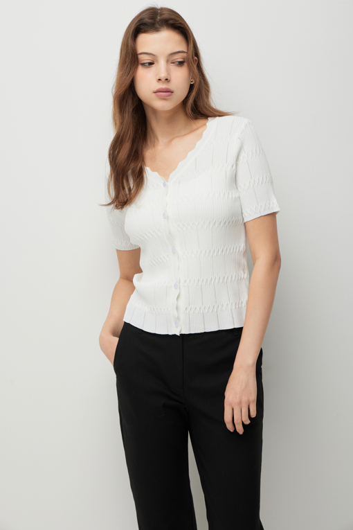 https://img.benettonmall.com/PARTS/KS/26F/SAKCE2641IV_MB_D3.jpg?cb=1787100377