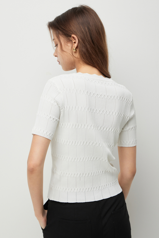 https://img.benettonmall.com/PARTS/KS/26F/SAKCE2641IV_MB_D4.jpg?cb=1787829942