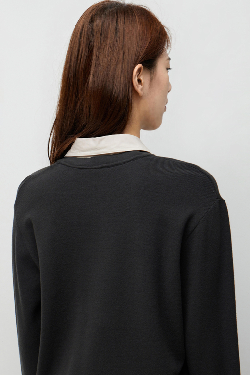 https://img.benettonmall.com/PARTS/KS/26F/SAKCE5641DG_MB_D4.jpg?cb=1787829942