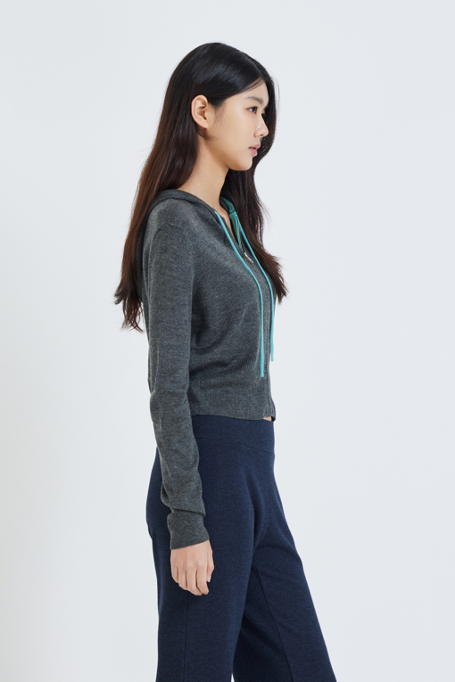https://img.benettonmall.com/PARTS/KS/26F/SAKCE7661DG_MB_M1.jpg?cb=1792404559