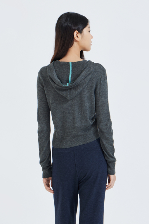 https://img.benettonmall.com/PARTS/KS/26F/SAKCE7661DG_MB_M2.jpg?cb=1792404559