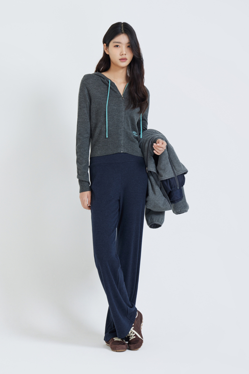 https://img.benettonmall.com/PARTS/KS/26F/SAKCE7661DG_MB_M5.jpg?cb=1792404559