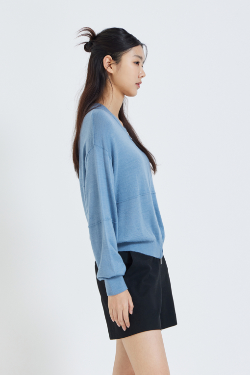 https://img.benettonmall.com/PARTS/KS/26F/SAKCE8661DB_MB_M1.jpg?cb=1792404559