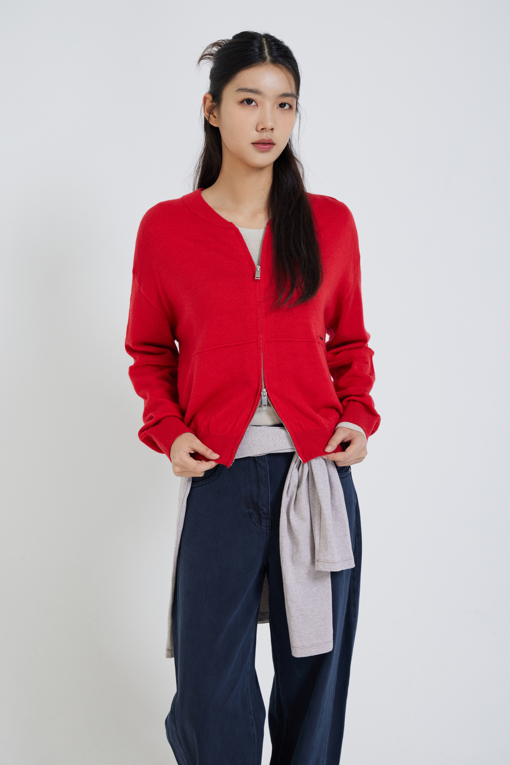 https://img.benettonmall.com/PARTS/KS/26F/SAKCE8661RD_MB_M6.jpg?cb=1792404559