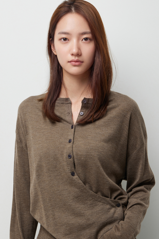 https://img.benettonmall.com/PARTS/KS/26F/SAKP05641BR_MB_D3.jpg?cb=1789410927