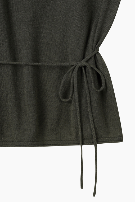 https://img.benettonmall.com/PARTS/KS/26F/SAKP12641KA_MB_D14.jpg?cb=1790808094