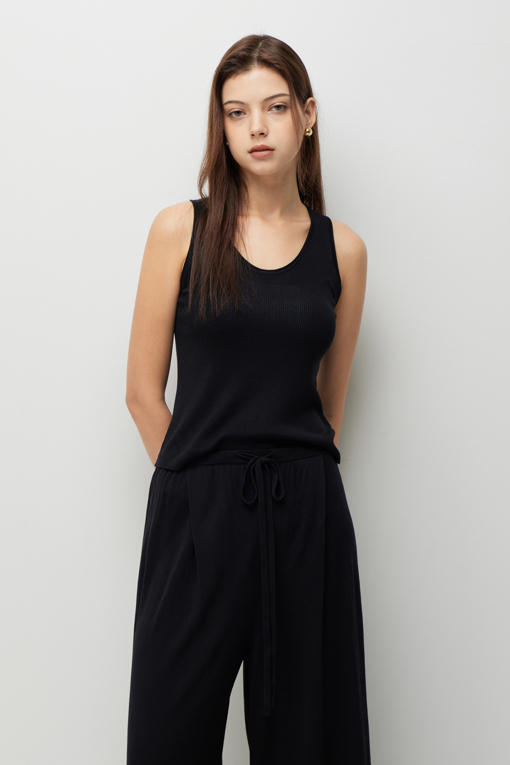 https://img.benettonmall.com/PARTS/KS/26F/SAKP15641BK_MB_D1.jpg?cb=1790808094