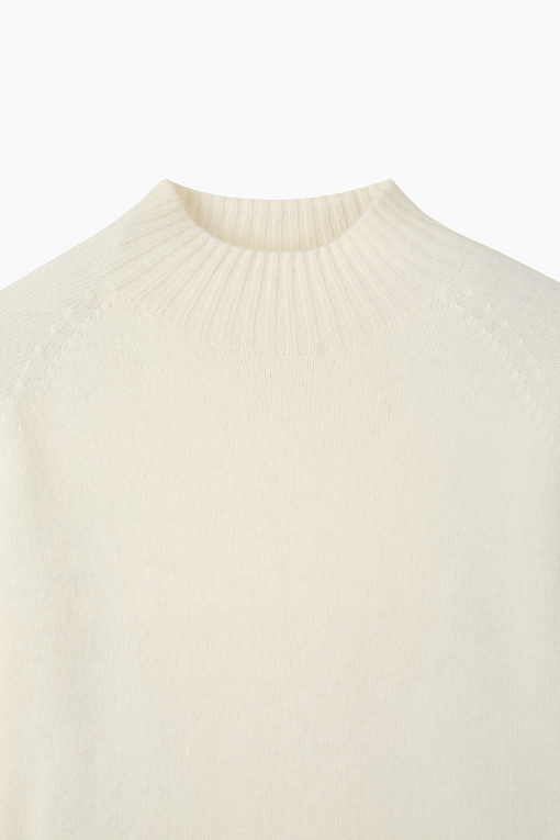 https://img.benettonmall.com/PARTS/KS/26F/SAKP32661IV_MB_D2.jpg?cb=1789983961