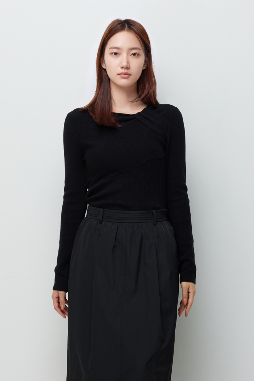 https://img.benettonmall.com/PARTS/KS/26F/SAKP33661BK_MB_M0.jpg?cb=1789983961