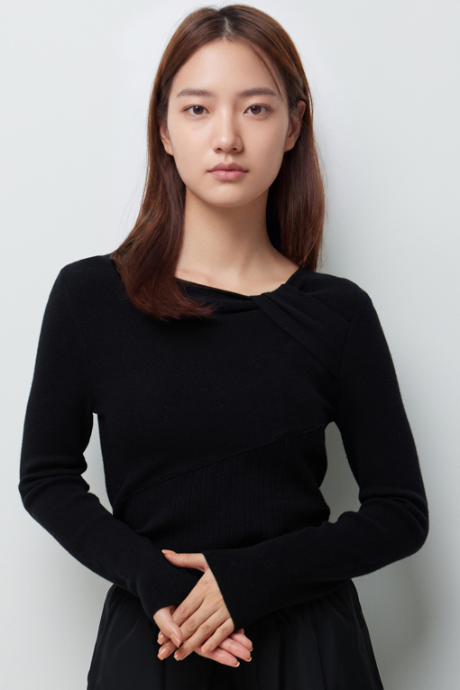 https://img.benettonmall.com/PARTS/KS/26F/SAKP33661BK_MB_M3.jpg?cb=1789983961