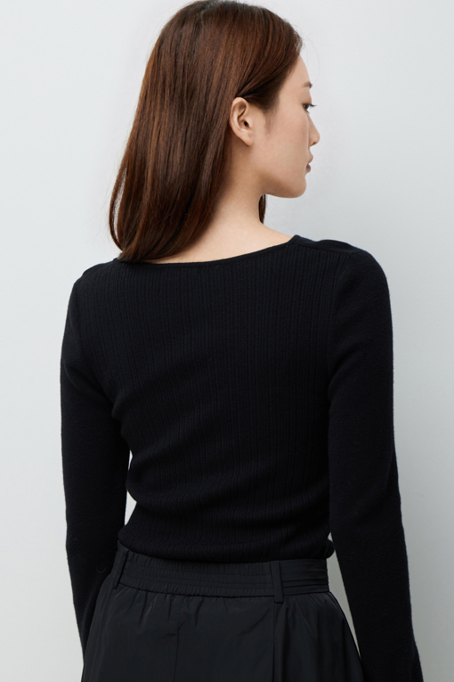 https://img.benettonmall.com/PARTS/KS/26F/SAKP33661BK_MB_M4.jpg?cb=1789983961