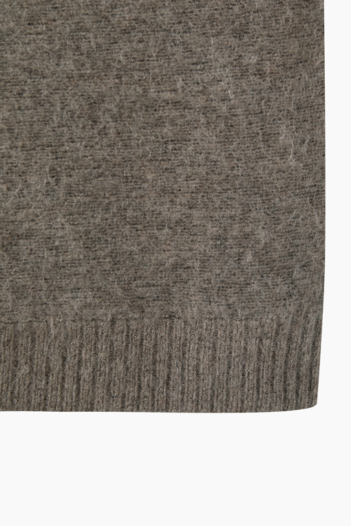 https://img.benettonmall.com/PARTS/KS/26F/SAKP35661MW_MB_D4.jpg?cb=1789983961