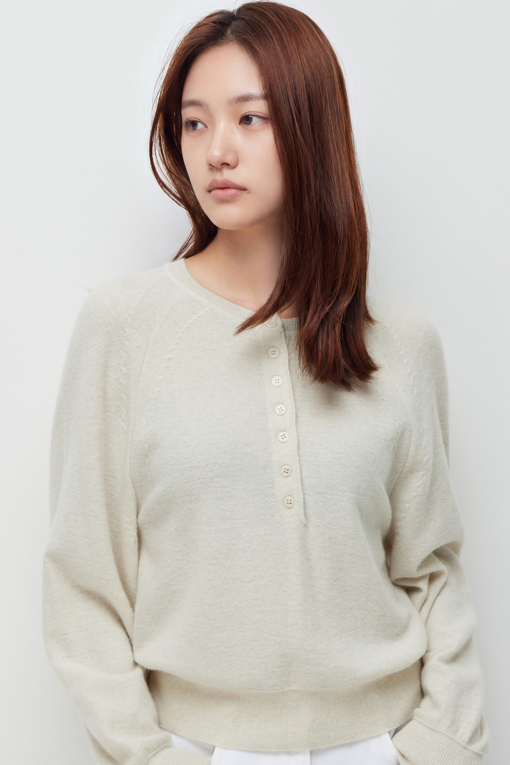 https://img.benettonmall.com/PARTS/KS/26F/SAKP36661IV_MB_M3.jpg?cb=1789983961