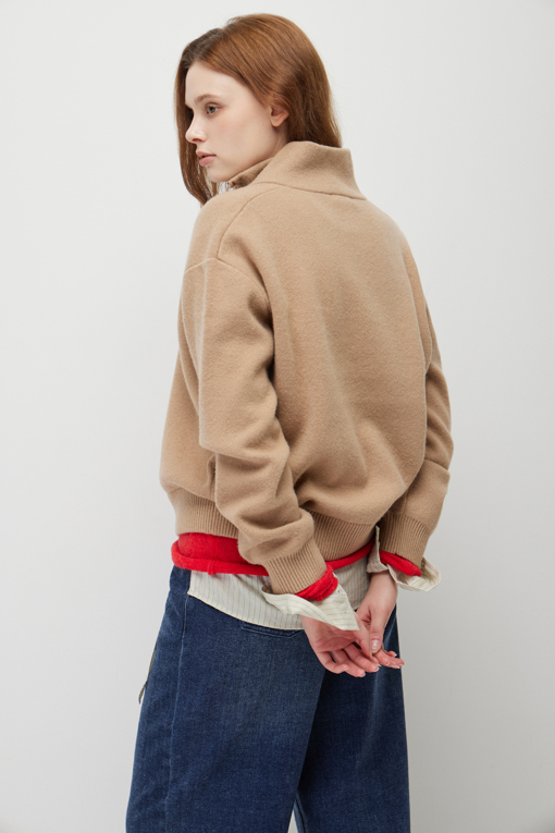 https://img.benettonmall.com/PARTS/KS/26F/SAKP37661BG_MB_M4.jpg?cb=1790808094