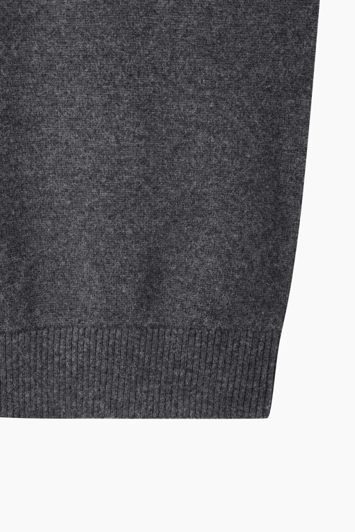 https://img.benettonmall.com/PARTS/KS/26F/SAKP37661DG_MB_D4.jpg?cb=1790808094