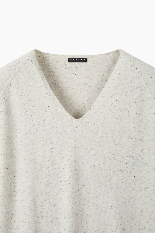 https://img.benettonmall.com/PARTS/KS/26F/SAKP38661LG_MB_D2.jpg?cb=1789983961