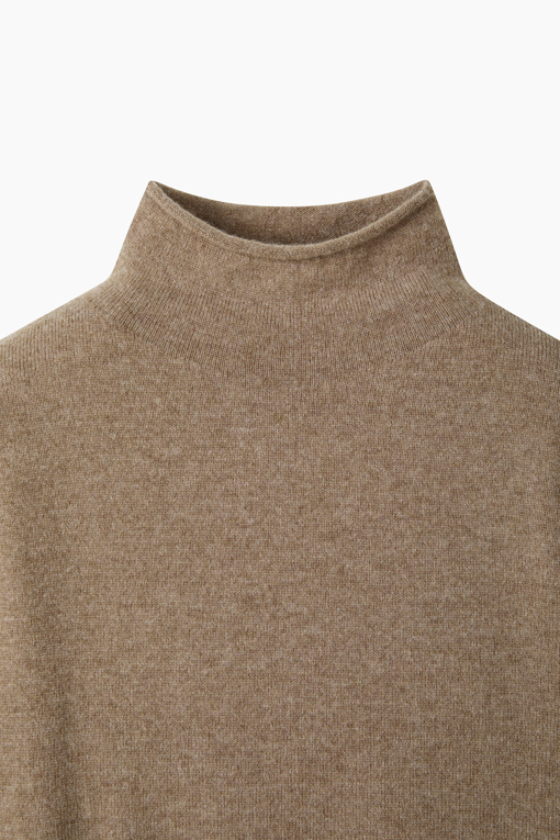 https://img.benettonmall.com/PARTS/KS/26F/SAKP39661MW_MB_D2.jpg?cb=1789983961