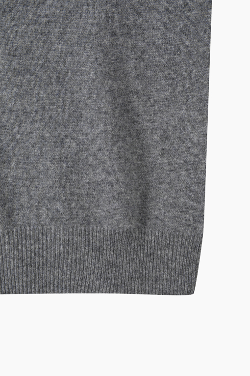 https://img.benettonmall.com/PARTS/KS/26F/SAKP43661GR_MB_D4.jpg?cb=1789983961