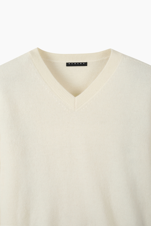 https://img.benettonmall.com/PARTS/KS/26F/SAKP43661IV_MB_D2.jpg?cb=1790808094