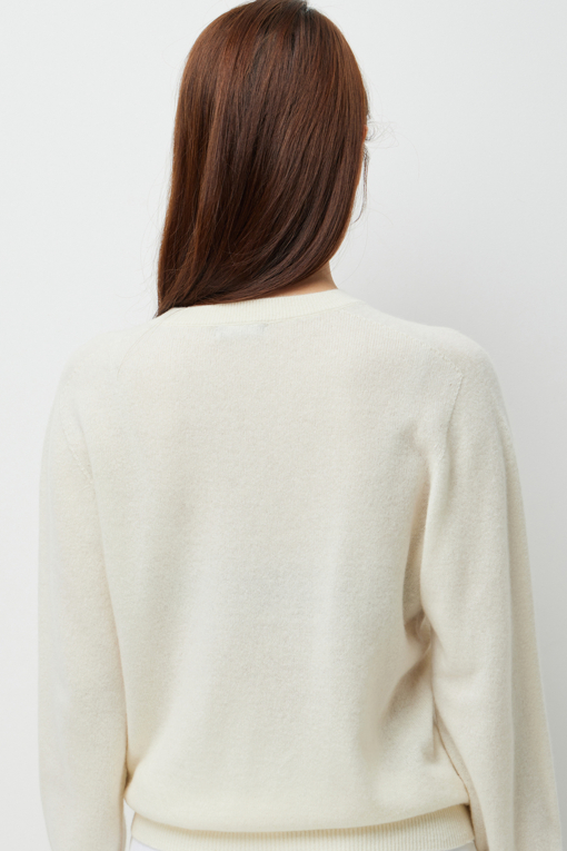 https://img.benettonmall.com/PARTS/KS/26F/SAKP43661IV_MB_M4.jpg?cb=1790808094