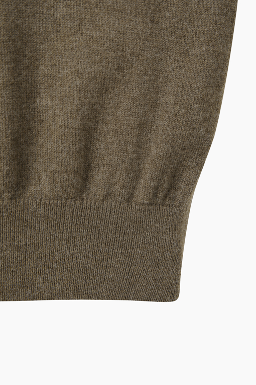 https://img.benettonmall.com/PARTS/KS/26F/SAKP44661KG_MB_D4.jpg?cb=1789983961