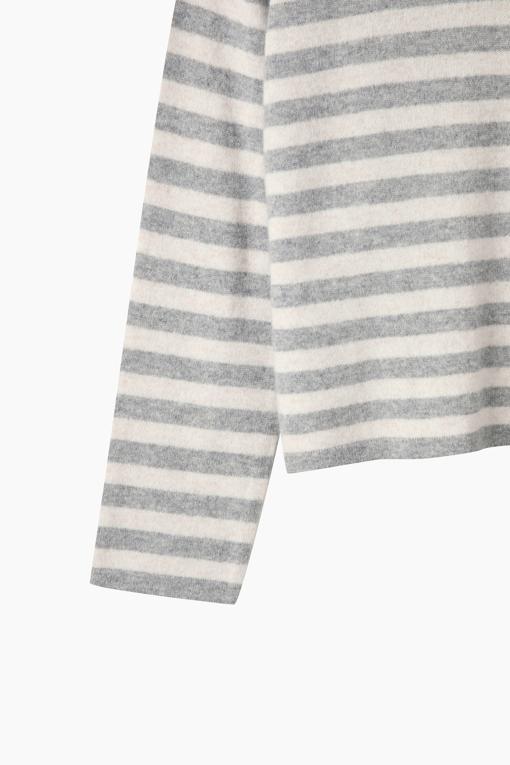 https://img.benettonmall.com/PARTS/KS/26F/SAKP46661BE_MB_D3.jpg?cb=1793028892