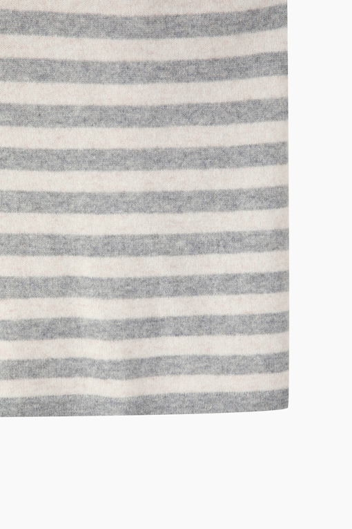 https://img.benettonmall.com/PARTS/KS/26F/SAKP46661BE_MB_D4.jpg?cb=1793028892