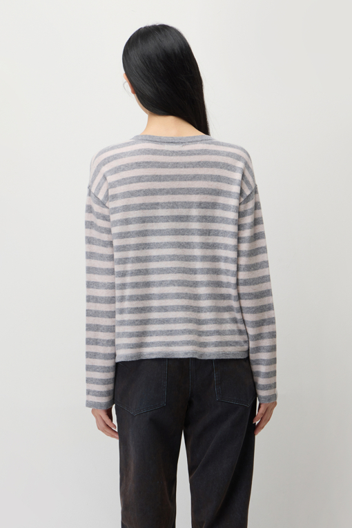https://img.benettonmall.com/PARTS/KS/26F/SAKP46661BE_MB_M2.jpg?cb=1793028892
